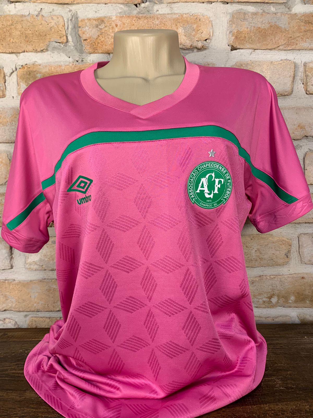 camisa chapecoense rosa