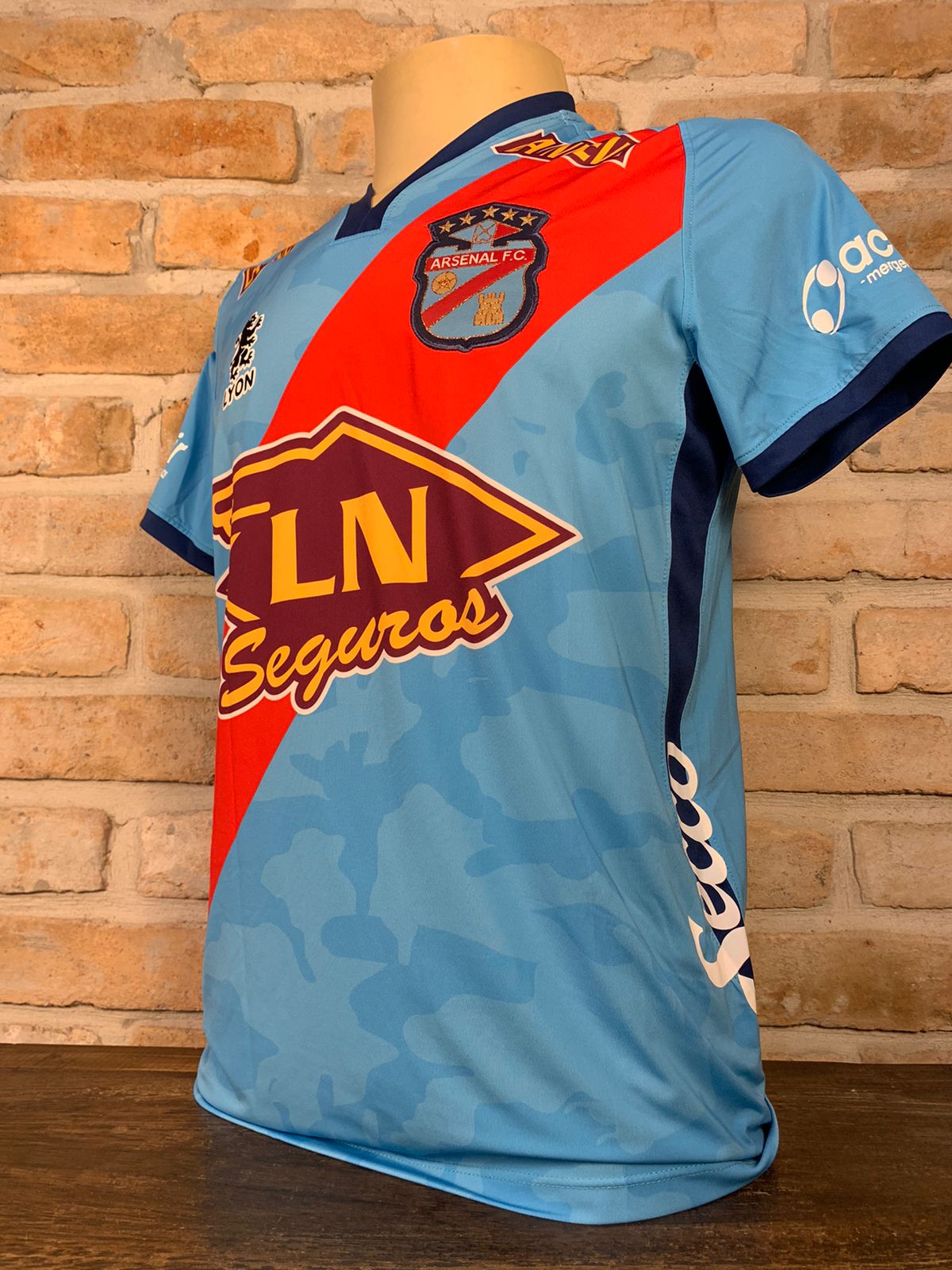 Camisa Arsenal de Sarandí Lyon 2021 Castro Sulamericana – Memorias do  Esporte