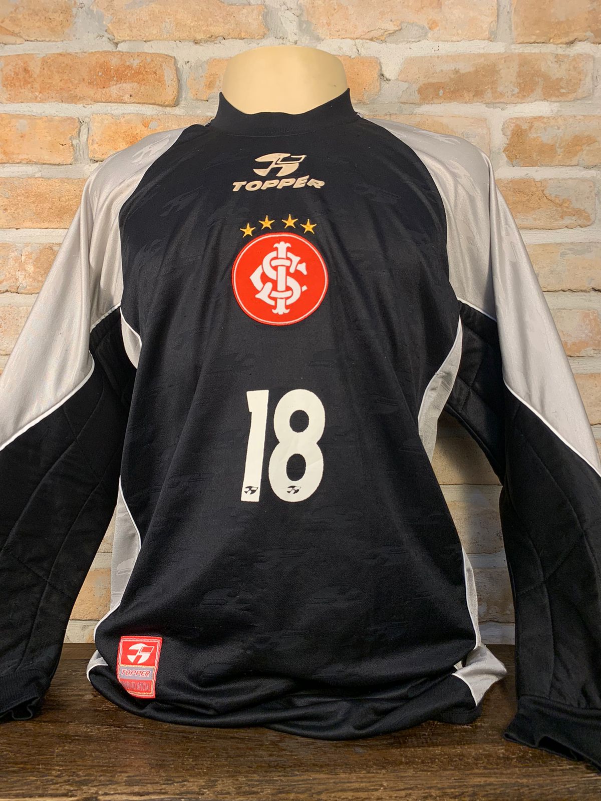 Camisa Internacional retrô Falcão feminina – Memorias do Esporte