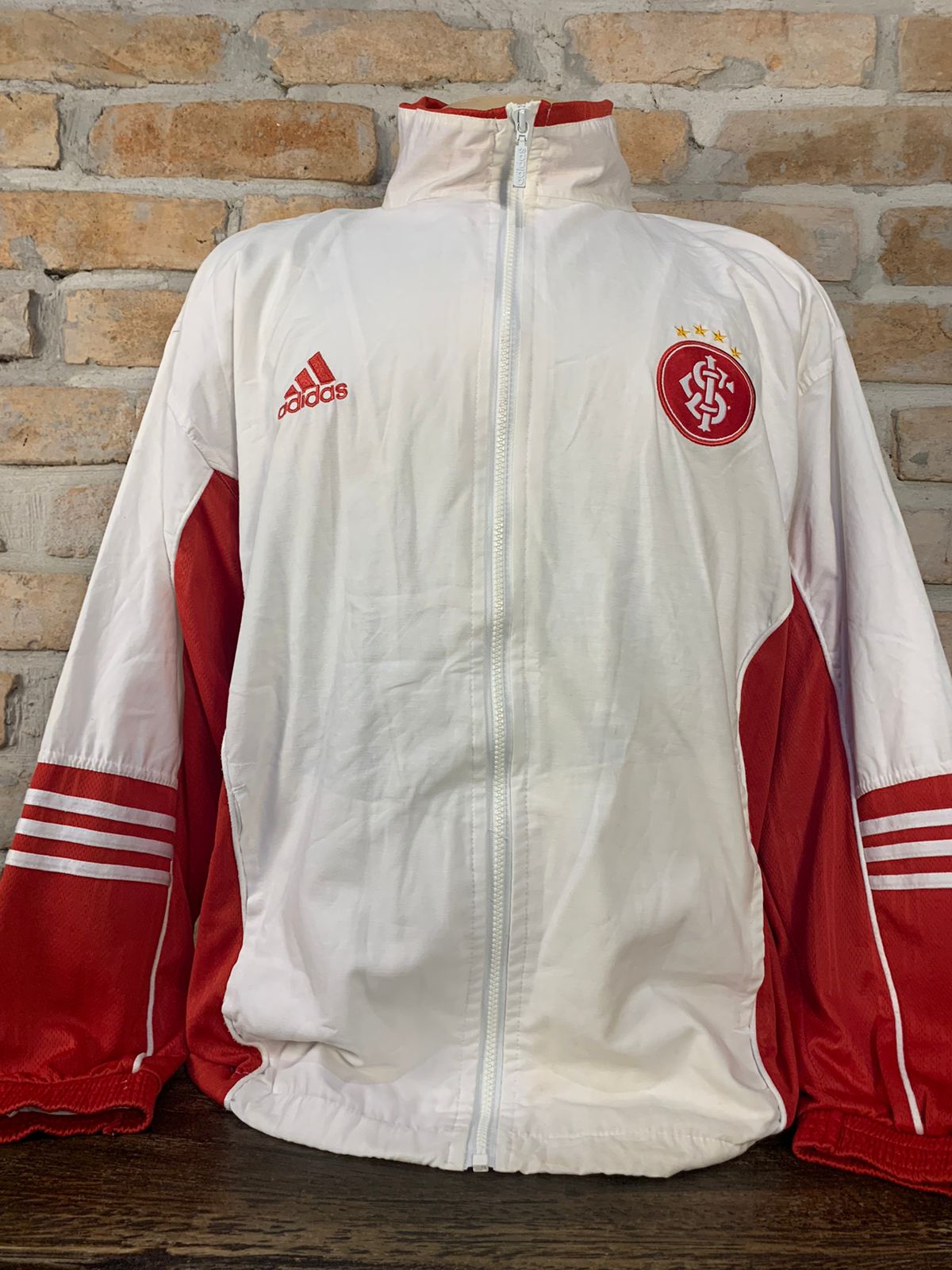 Preços baixos em Adidas Feminino jaquetas fãs de Futebol Clube Internacional