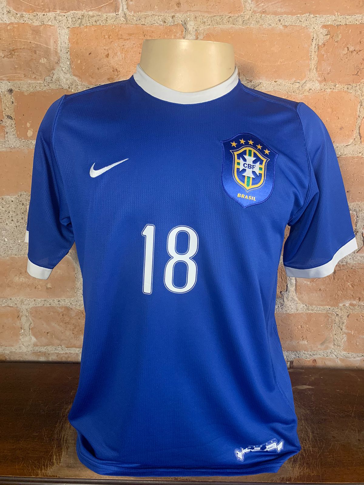 Camisa Brasil Nike 2006 azul Robinho