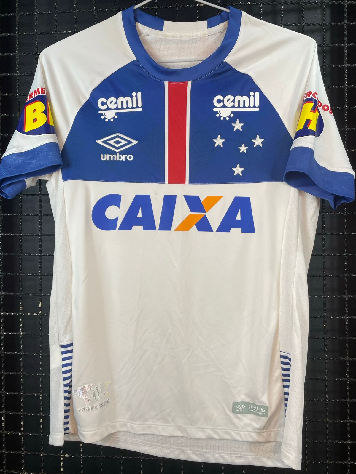 Jaqueta umbro cruzeiro store 2018