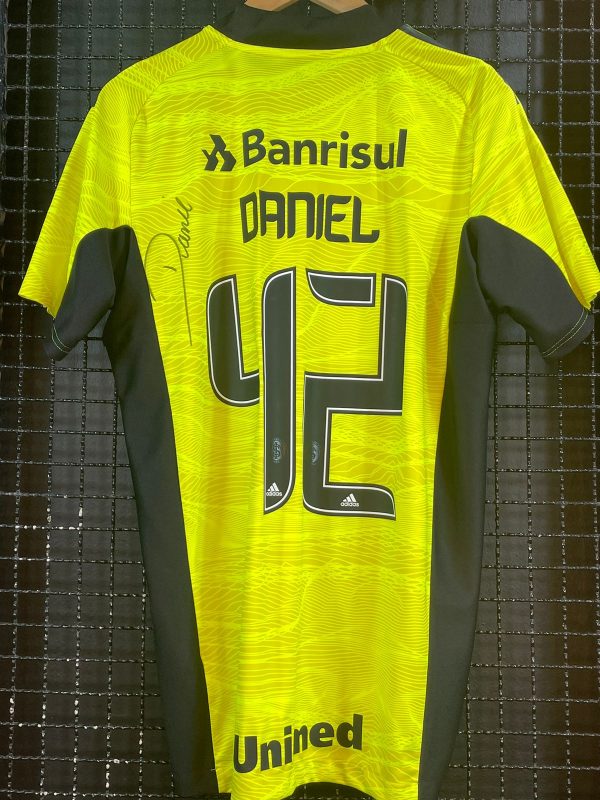 Camisa Internacional Adidas 2021 Brasileirão goleiro Daniel autografada - Imagem 2