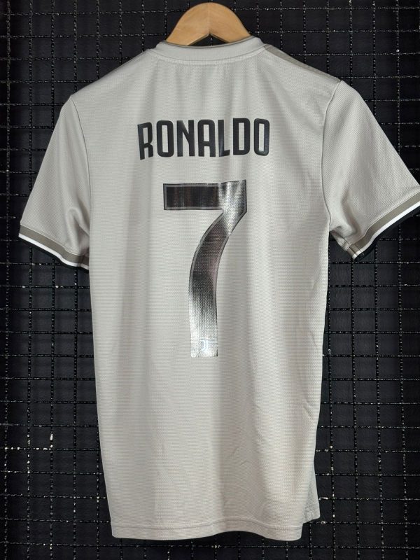 Camisa Juventus Adidas 2018 Cristiano Ronaldo - Imagem 2