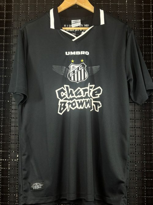 Camisa Santos Umbro 2022 comemorativa Charlie Brown Jr preta