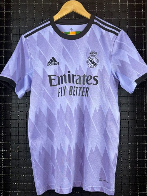 Camisa Real Madrid Adidas 2022 Vinicius Júnior roxa