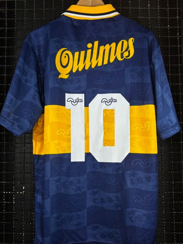 Camisa Boca Juniors Olan 1995 Maradona 90 anos comemorativa - Imagem 2