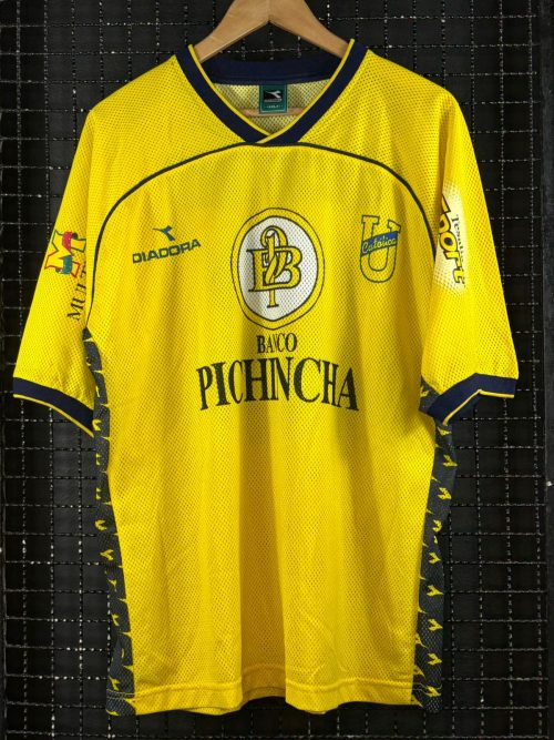 Camisa Universidad Católica – EQU Diadora 2002
