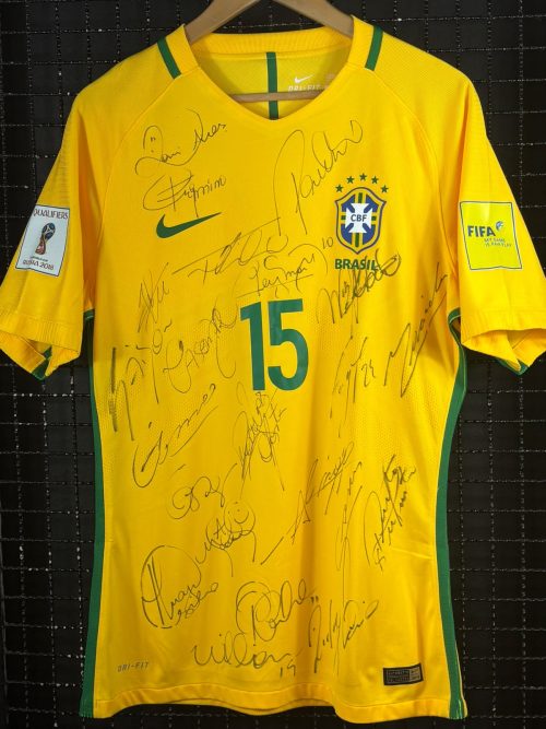 Camisa Brasil Nike 2016 Eliminatórias Copa do Mundo 2018 Paulinho amarela autografada elenco