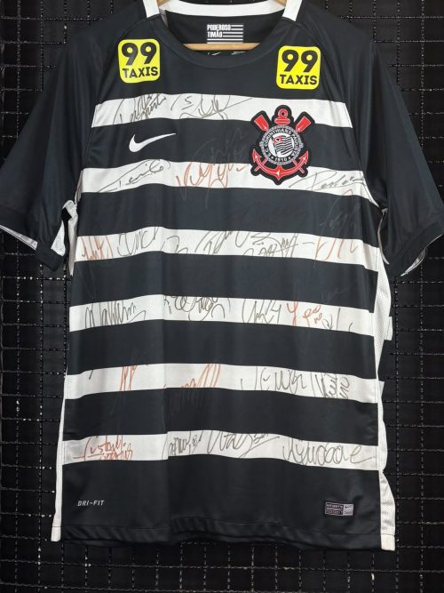 Camisa Corinthians Nike 2015 Vagner Love autografada elenco